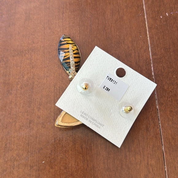 Mia Collection Dangle Teardrop Zebra Tiger Earrings Black Gold - Picture 3 of 3